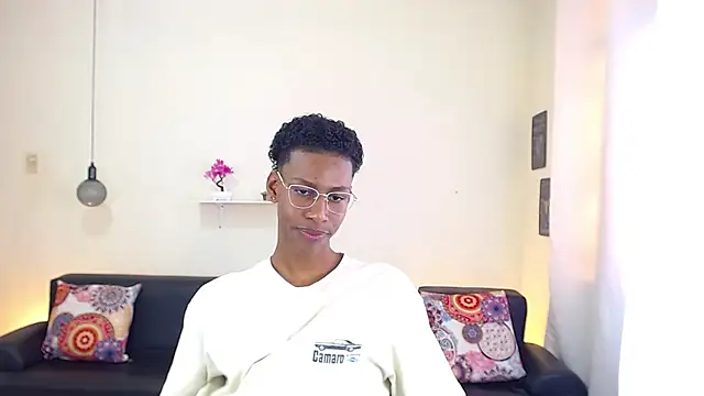 maiki18  online show from 18, 2, 2025