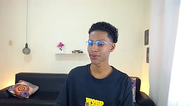 maiki18  online show from 20, 2, 2025