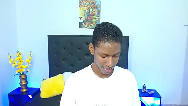 maiki18  online show from 4, 10, 2025