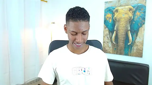 maiki18  online show from 11, 11, 2025