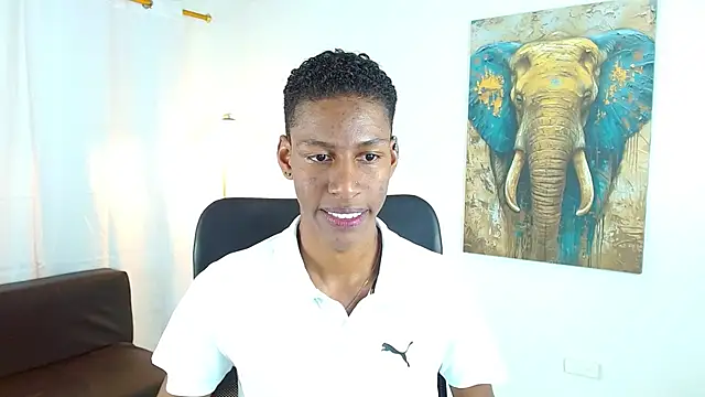 maiki18  online show from 4, 12, 2025