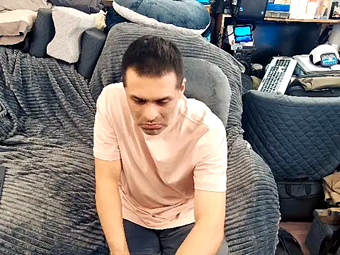 Snapshot of ClampMaster chatting on 23, 12, 2025 ClampMaster online show from 23, 12, 2025