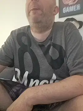 ShyBoy1982 online show from 28, 4, 2026