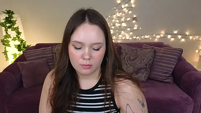 Snapshot of miki_miki_cutie_ chatting on 17, 12, 2024 miki miki cutie online show from 17, 12, 2024