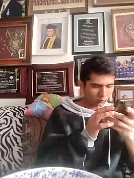 Snapshot of jperezofficial1 chatting on 12, 12, 2024 jperezofficial1 online show from 12, 12, 2024