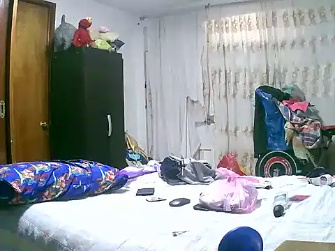 Snapshot of jperezofficial1 chatting on 9, 9, 2025 jperezofficial1 online show from 9, 9, 2025