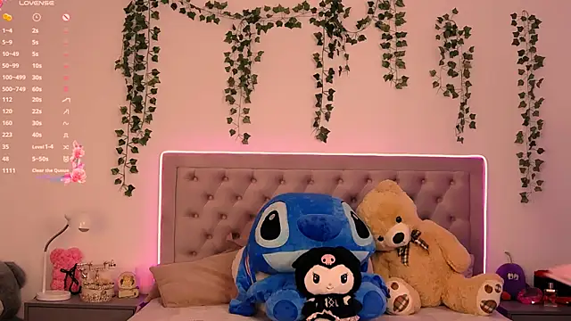 Snapshot of LaylaBrown chatting on 8, 2, 2025 LaylaBrown online show from 8, 2, 2025