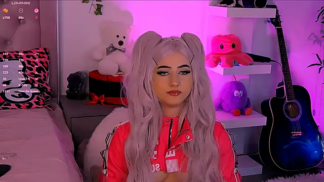 Snapshot of LaylaBrown chatting on 12, 9, 2025 LaylaBrown online show from 12, 9, 2025