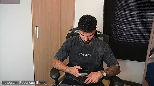 Derek w online show from 14, 11, 2025