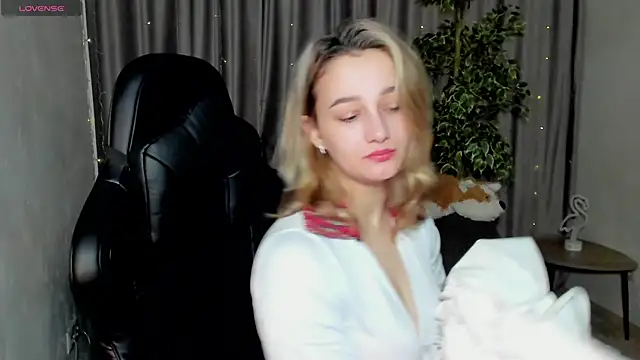 Sinty Noria online show from 12, 2, 2025