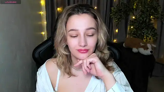 Sinty Noria online show from 4, 3, 2025