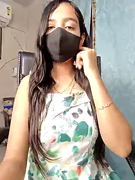 Parinaaz18 online show from 3, 12, 2025