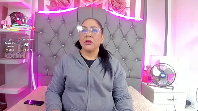 Gina Myers online show from 8, 11, 2025