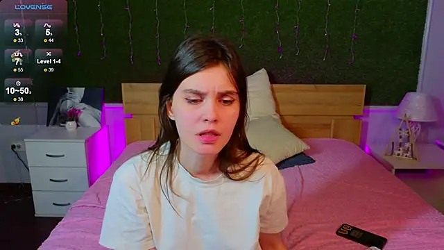 Snapshot of SusieMorris chatting on 4, 12, 2024 SusieMorris online show from 4, 12, 2024