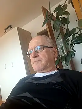 Milkasahne64 online show from 13, 2, 2026