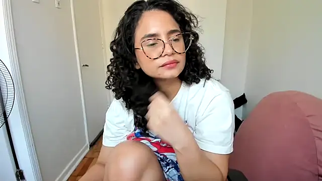 cinnamon rosa online show from 10, 2, 2025