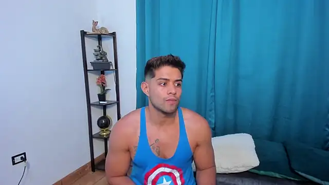 Snapshot of Luciano_and_Marlon chatting on 5, 6, 2026 Luciano and Marlon online show from 5, 6, 2026