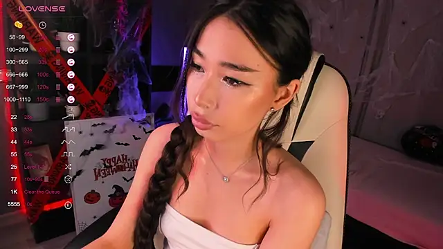 Snapshot of sensualily chatting on 28, 10, 2025 sensualily online show from 28, 10, 2025