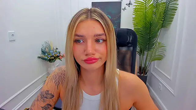 SelenaeMoore online show from 21, 11, 2025