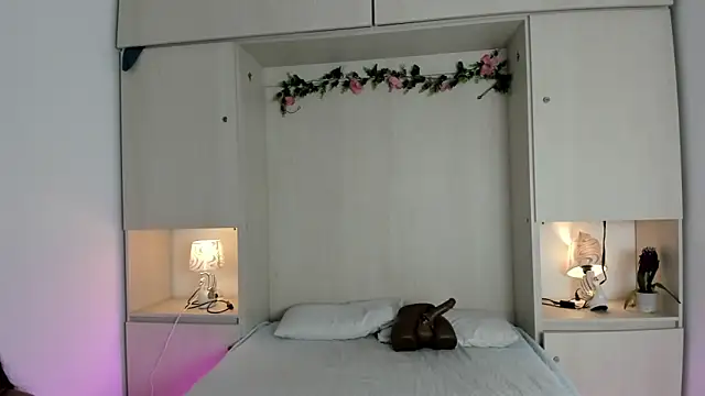 Snapshot of KendallRosse1 chatting on 16, 6, 2026 KendallRosse1 online show from 16, 6, 2026