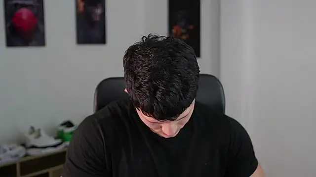 Snapshot of Hazzan_Velez chatting on 1, 10, 2025 Hazzan Velez online show from 1, 10, 2025