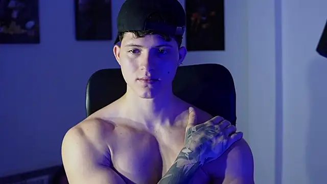 Snapshot of Hazzan_Velez chatting on 27, 11, 2025 Hazzan Velez online show from 27, 11, 2025