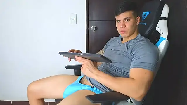 Snapshot of Ethanstill1 chatting on 7, 12, 2024 Ethanstill1 online show from 7, 12, 2024