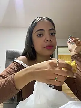 Snapshot of NAUGHTY_LITTLE_18 chatting on 8, 2, 2025 NAUGHTY LITTLE 18 online show from 8, 2, 2025