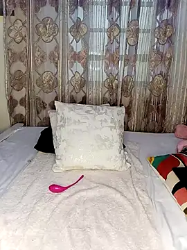 Snapshot of Cherriikenzie chatting on 19, 2, 2025 Cherriikenzie online show from 19, 2, 2025