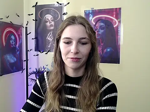 Snapshot of StrangerGi chatting on 4, 10, 2025 StrangerGi online show from 4, 10, 2025