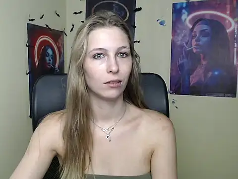Snapshot of StrangerGi chatting on 8, 7, 2026 StrangerGi online show from 8, 7, 2026
