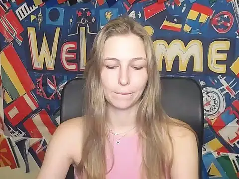 Snapshot of StrangerGi chatting on 13, 7, 2026 StrangerGi online show from 13, 7, 2026