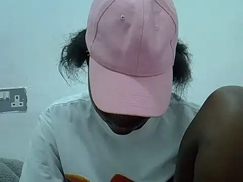 Snapshot of dirtyshowgirl chatting on 12, 5, 2026 dirtyshowgirl online show from 12, 5, 2026