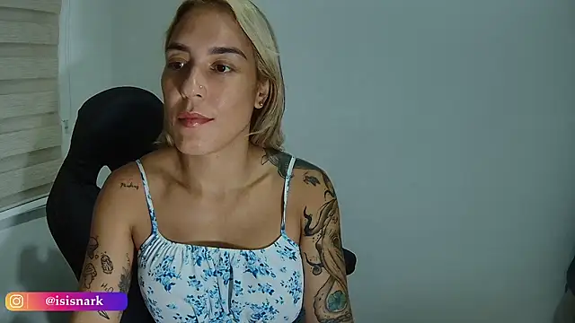 Snapshot of Isis69_ chatting on 30, 10, 2025 Isis69 online show from 30, 10, 2025