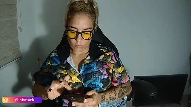 Snapshot of Isis69_ chatting on 5, 11, 2025 Isis69 online show from 5, 11, 2025