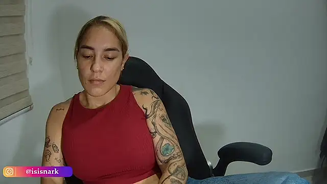 Snapshot of Isis69_ chatting on 13, 11, 2025 Isis69 online show from 13, 11, 2025