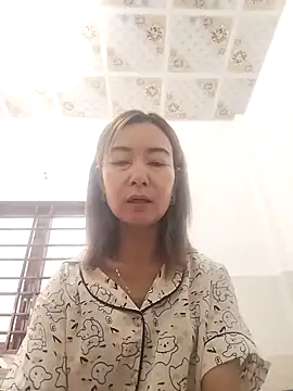 Sexy-ladyboobs20 online show from 1, 11, 2025