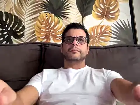 HornyBeachBoyBR online show from 30, 5, 2026