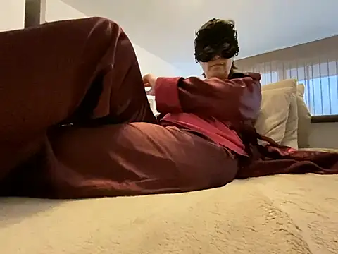 Marilou1983 online show from 10, 2, 2025