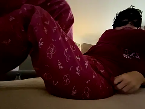 Marilou1983 online show from 30, 11, 2025