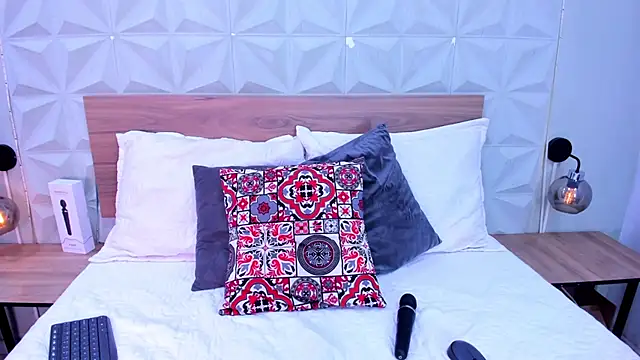 Stacey white  online show from 5, 1, 2026