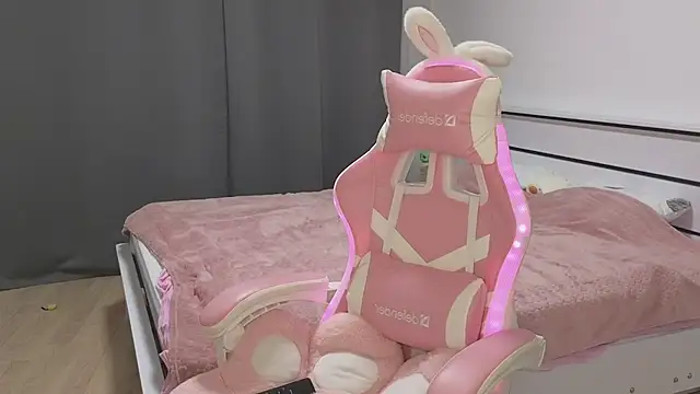 Snapshot of VikiSea chatting on 10, 9, 2025 VikiSea online show from 10, 9, 2025