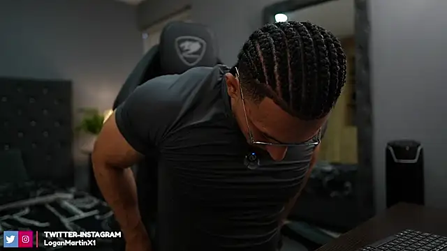 Snapshot of Martin_Logan chatting on 24, 10, 2025 Martin Logan online show from 24, 10, 2025