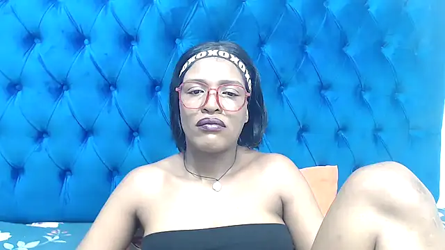 SpicyQueenxxxx online show from 18, 4, 2026
