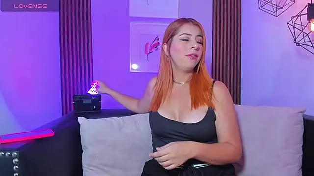 Nahiajhonson  online show from 13, 4, 2026