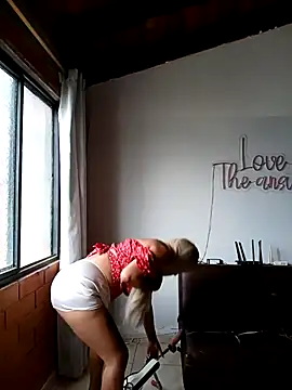 Snapshot of SamaraJay1 chatting on 20, 2, 2025 SamaraJay1 online show from 20, 2, 2025