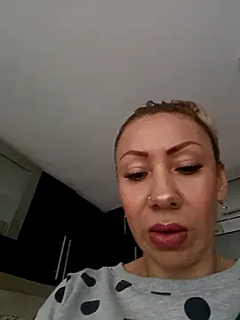 Snapshot of coral_smitth chatting on 11, 2, 2025 coral smitth online show from 11, 2, 2025