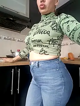 Snapshot of coral_smitth chatting on 24, 2, 2025 coral smitth online show from 24, 2, 2025