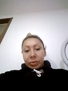 Snapshot of coral_smitth chatting on 6, 11, 2025 coral smitth online show from 6, 11, 2025