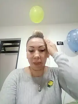 Snapshot of coral_smitth chatting on 10, 11, 2025 coral smitth online show from 10, 11, 2025